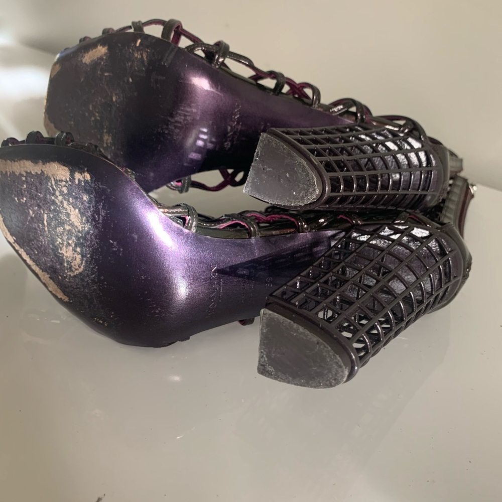 *SOLD* YVES SAINT LAURENT
Leather Cage Peep-Toe - Picture 11 of 15